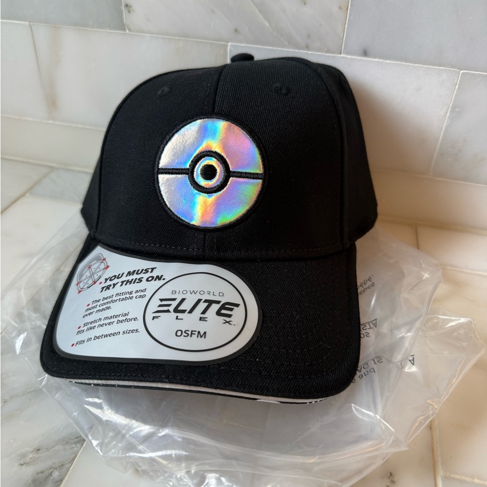 Pokémon Holographic PU Pokeball Black Bioworld Elite Flex Adjustable Hat - NWT